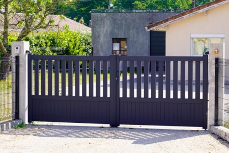 Installation de cl&ocirc;ture &agrave; Dietwiller, mat&eacute;riaux et conseils